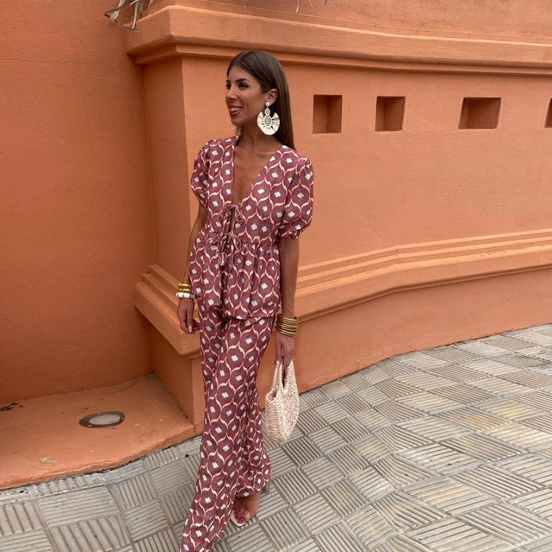 Women's chic patterned matching set, perfect for spring/summer holidays & versatile wear.