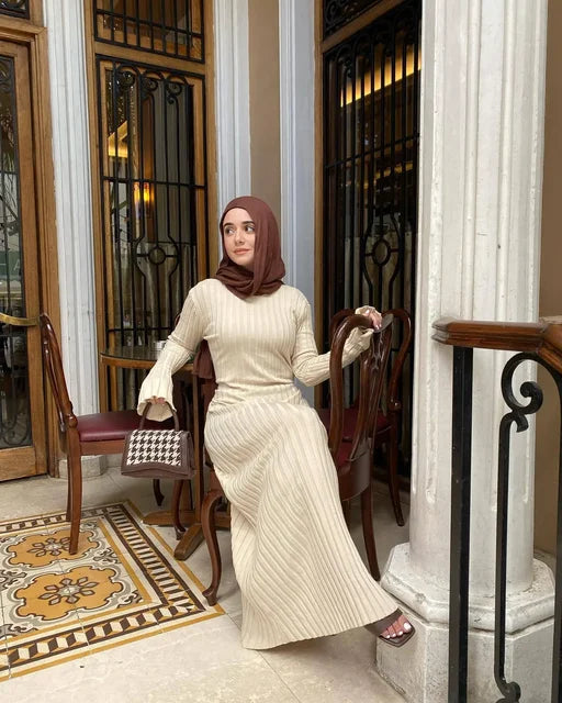 Short sleeve elegant long maxi dress for women, versatile holiday outfit & casual wear.