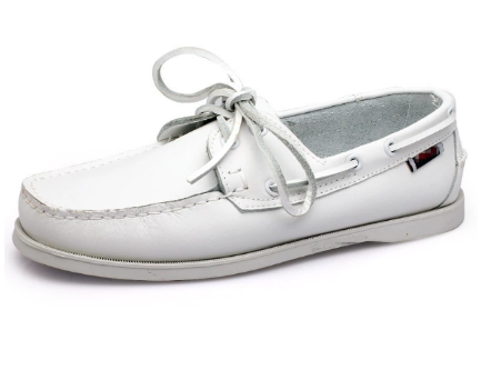 Stylish men's classic retro loafers. Premium leather slip-on shoes offering timeless comfort for everyday men's fashion.