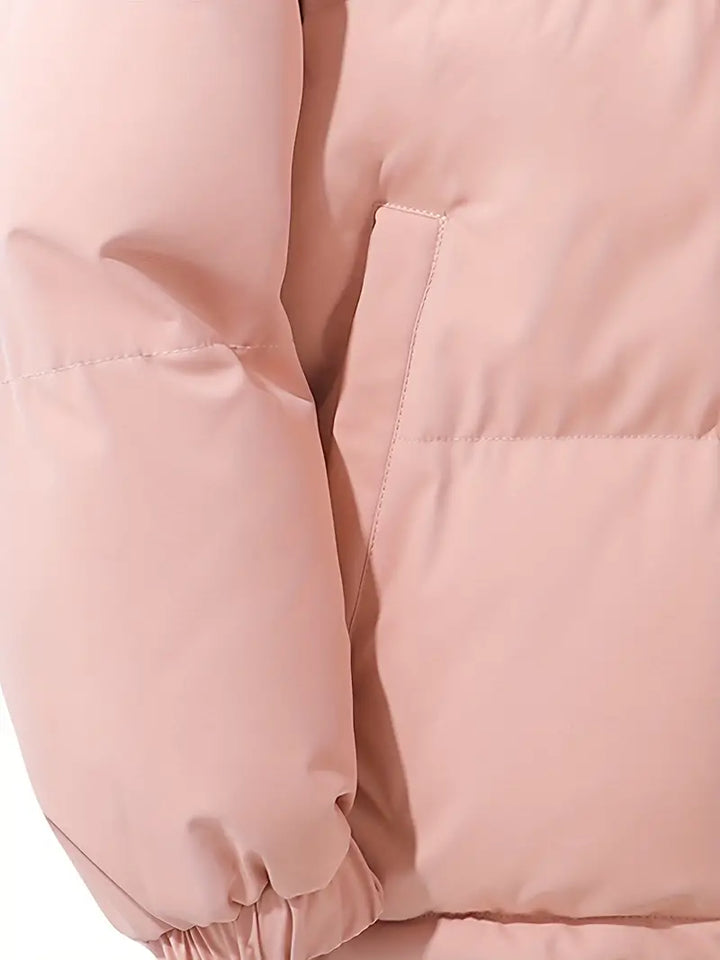 Comfortable men's hooded jacket, classic and warm, ideal for winter fashion.