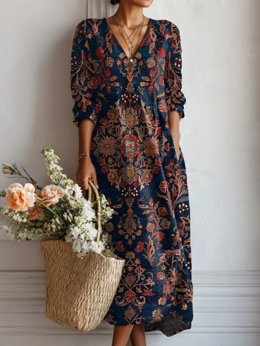 Women's essential retro everyday dress with pockets. Comfortable, versatile casual wear, perfect for summer.
