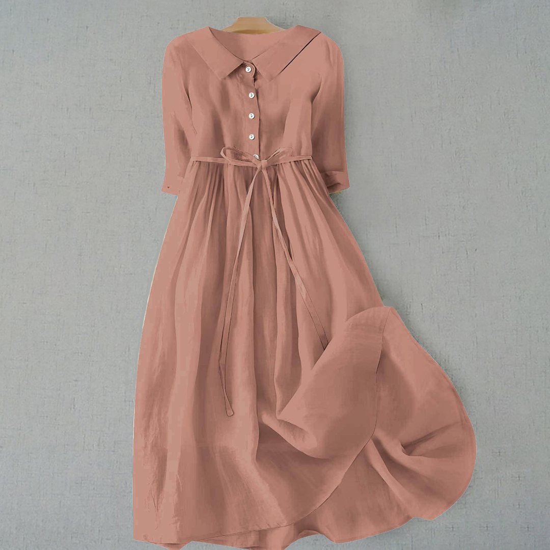 Women's comfortable maxi dress, a versatile and flattering option for elegant summer and resort fashion.