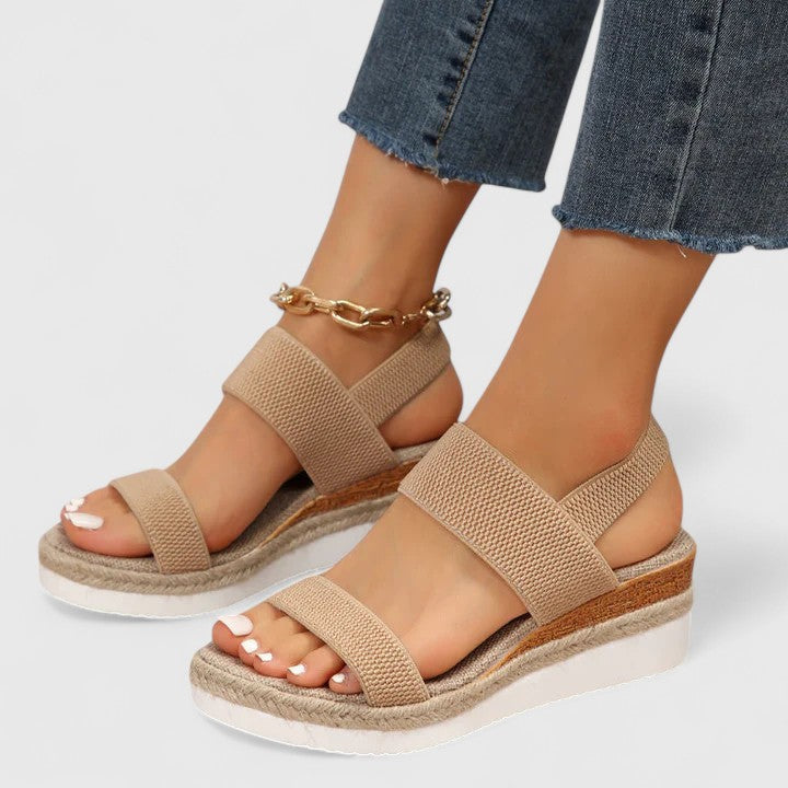 Casual women's summer sandals providing orthopaedic arch support & all-day comfort for healthy feet.