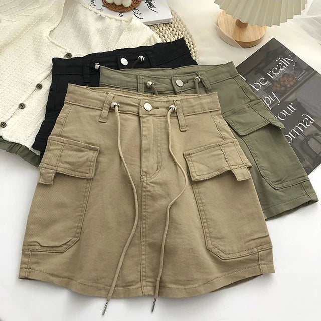 Trendy women's high-waist mini skirt with an A-line silhouette, capturing a cool Y2K street fashion feel.