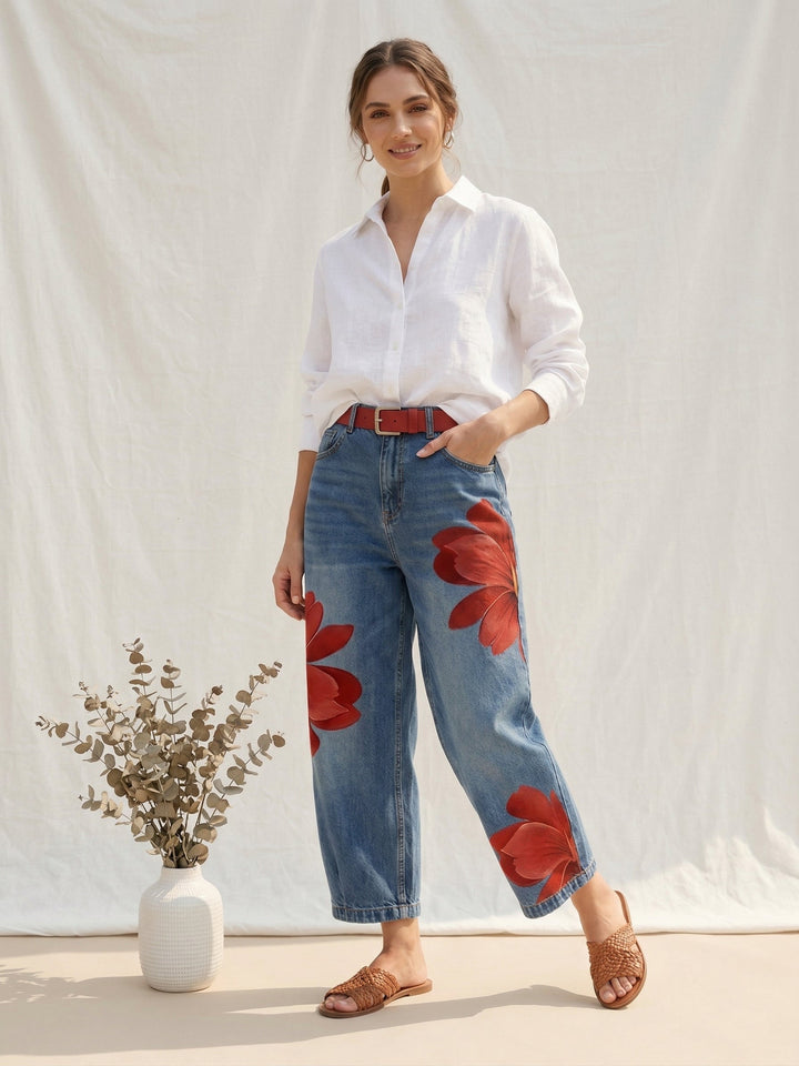 Effortless women's floral patterned pants, high waist, straight leg. Comfortable for casual wear.