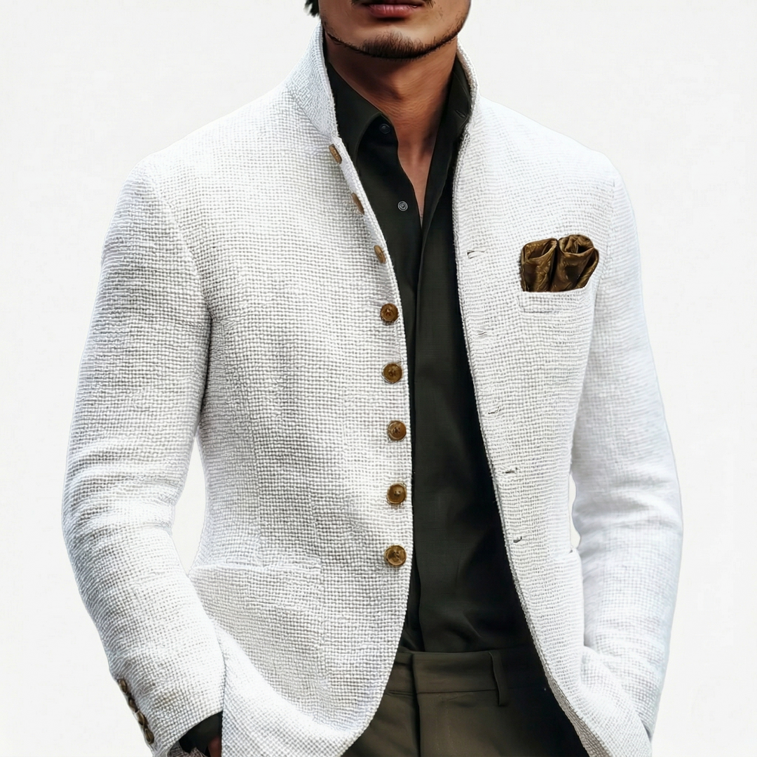Versatile men's classic single-breasted blazer, perfect for smart casual outfits or sharp business wear.