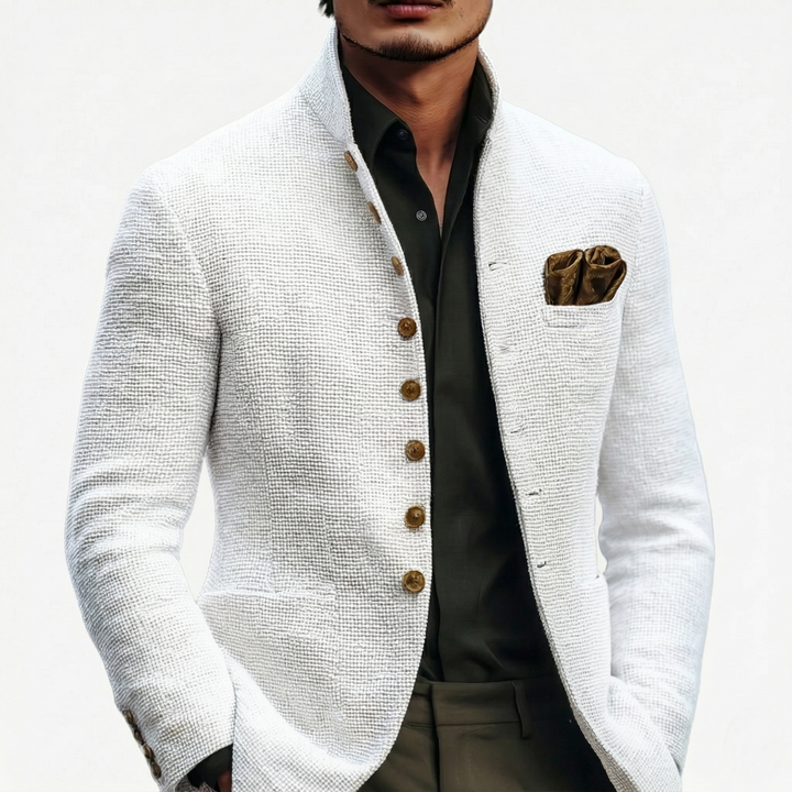 Versatile men's classic single-breasted blazer, perfect for smart casual outfits or sharp business wear.