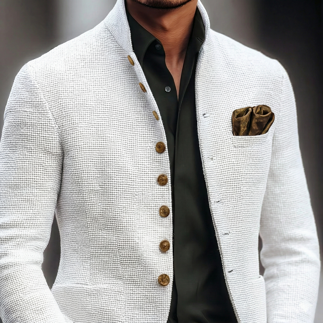 Crisp white men's classic single-breasted blazer, a versatile tailored jacket for smart casual men's fashion.