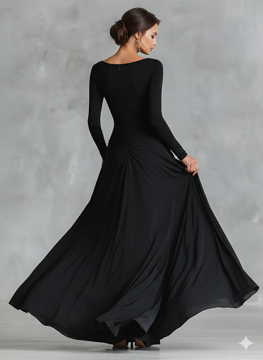 Women's formal black maxi dress, elegant and long, ideal for special occasions, evening wear, and sophisticated events.