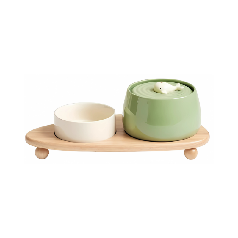 Automatic pet waterer, a Siporia ceramic fountain for multi-pet households. Ensures constant, filtered hydration.