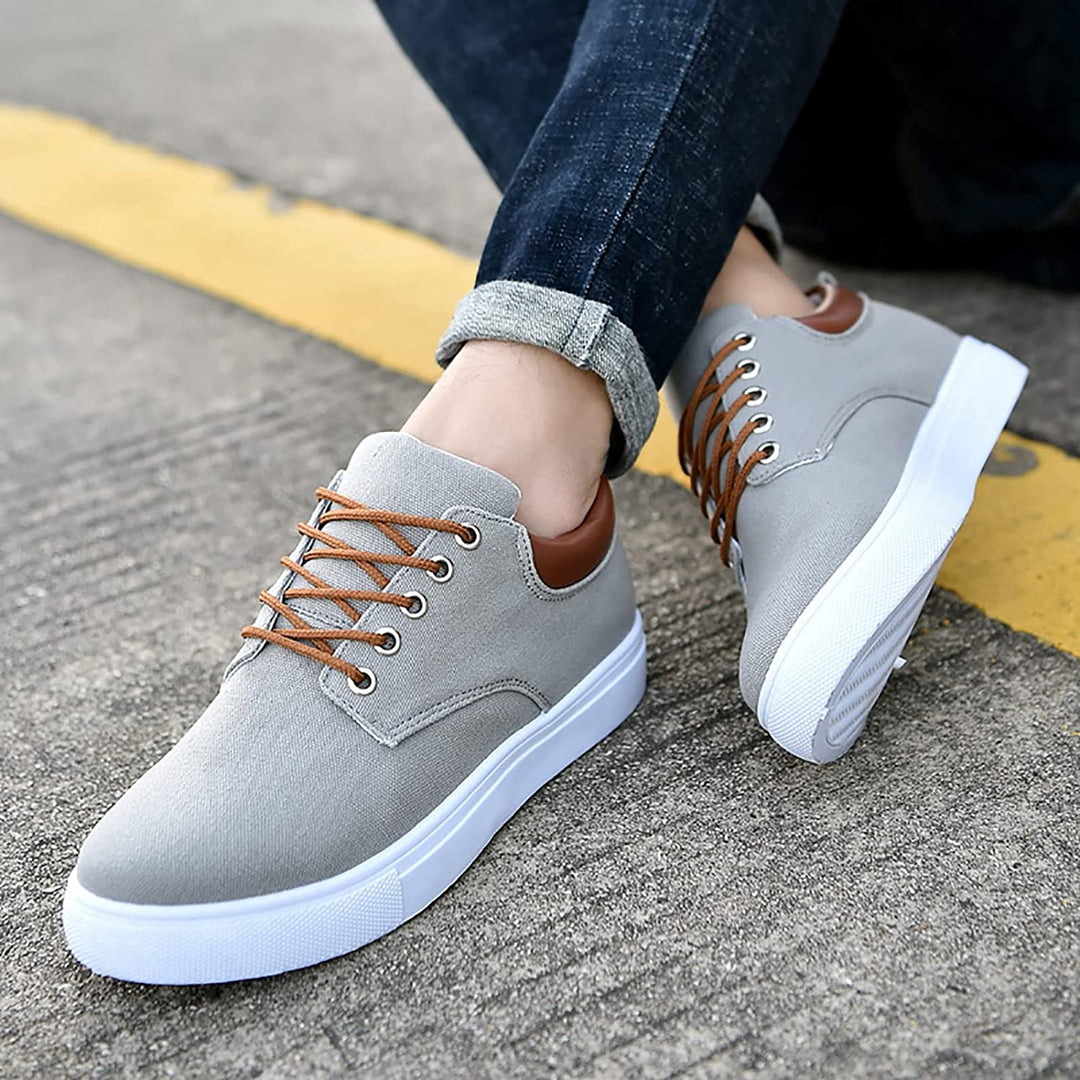 Versatile men's footwear, low-top lace-up design for casual wear, superior cushioning.