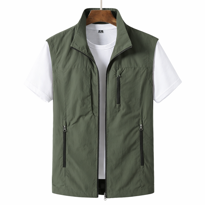 Men's lightweight zip front utility gilet vest for layering. Casual sleeveless jacket, versatile for travel & outdoor.