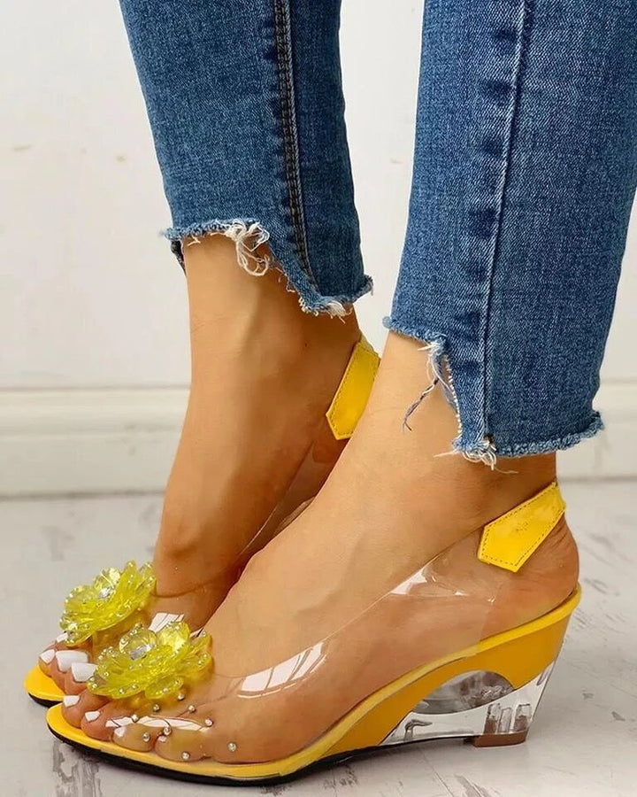Comfortable women's slip-on jelly shoes, great for easy everyday summer wear.