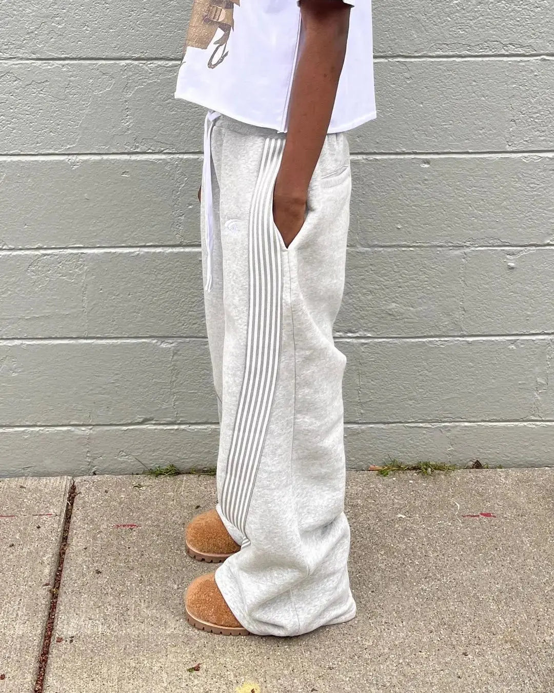 Stylish men's retro striped joggers for streetwear fashion & active comfort. Sporty athletic design.