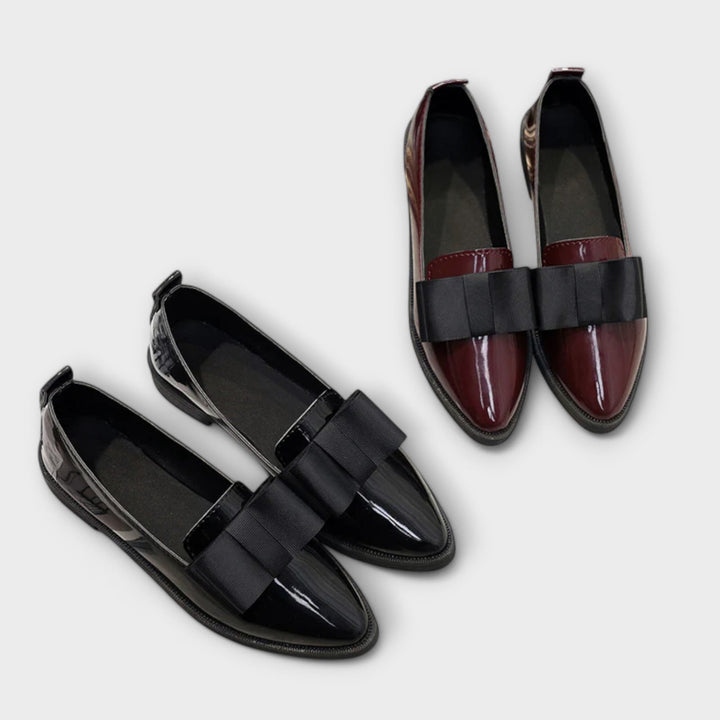 Extremely comfortable women's leather moccasins, easy slip-on loafers designed for daily casual and elegant style.