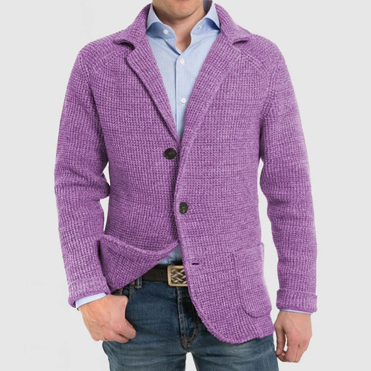 High-quality men's two-button blazer, featuring a timeless notch lapel, suitable for everyday wear.