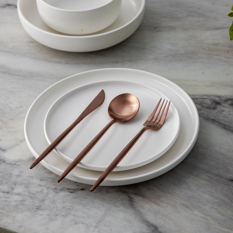 Modern cutlery set with timeless appeal, perfect for home and entertaining.