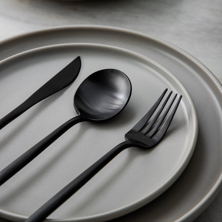 Silver modern flatware set, a timeless dining essential for daily elegance.
