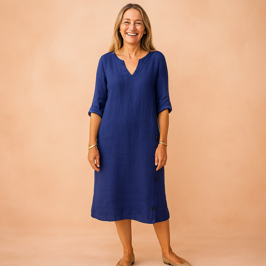 Elegant women's V-neck shift dress for everyday comfort, knee-length with practical 3/4 sleeves.