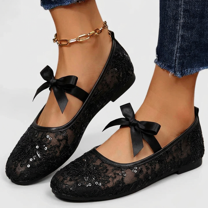Comfortable women's casual walking shoes with breathable design & arch support for active lifestyles. Orthopaedic footwear.