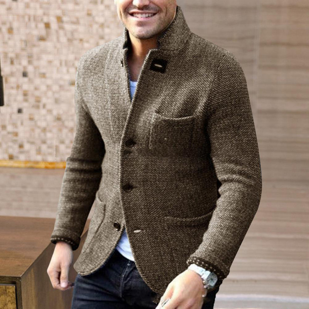 Men's button-down casual jacket featuring a stand collar. Stylish and versatile outerwear for men's everyday fashion.