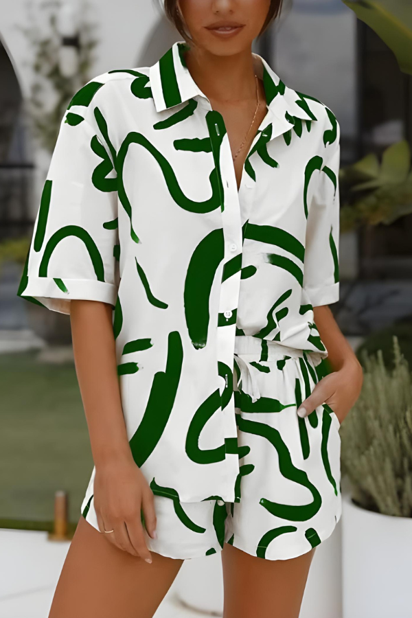 Versatile women's summer shorts set, a fashionable two-piece for casual wear or beach days.