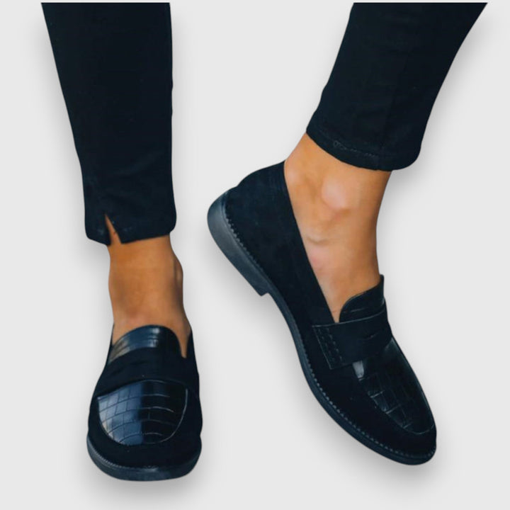 Elegant women's casual chic loafers. Comfortable slip-on flats, ideal for spring & summer everyday fashion.