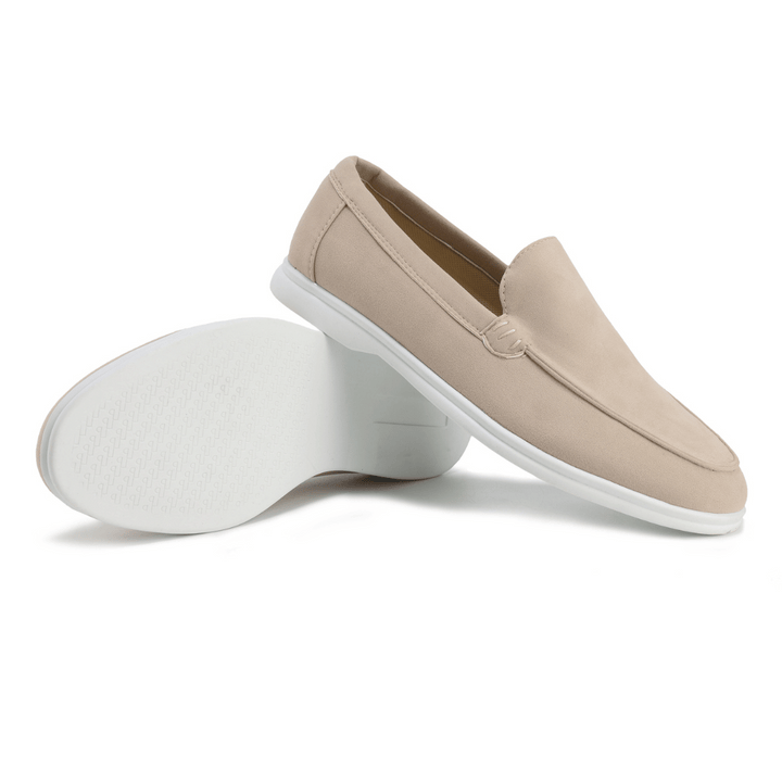 Effortless men's slip-on loafers in classic black, perfect for a comfortable & fashionable look.