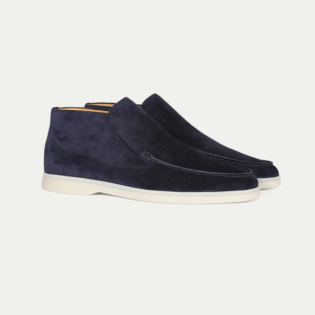 Convenient men's casual shoes, easy slip-on loafers with a stylish moc toe design.