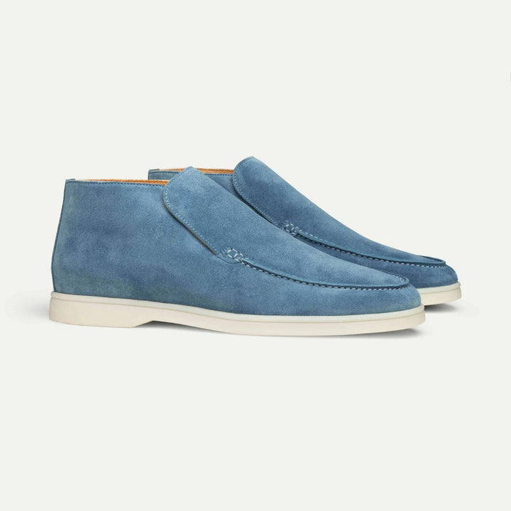 Everyday men's slip-on shoes; stylish & comfortable moc toe loafers for casual wear.
