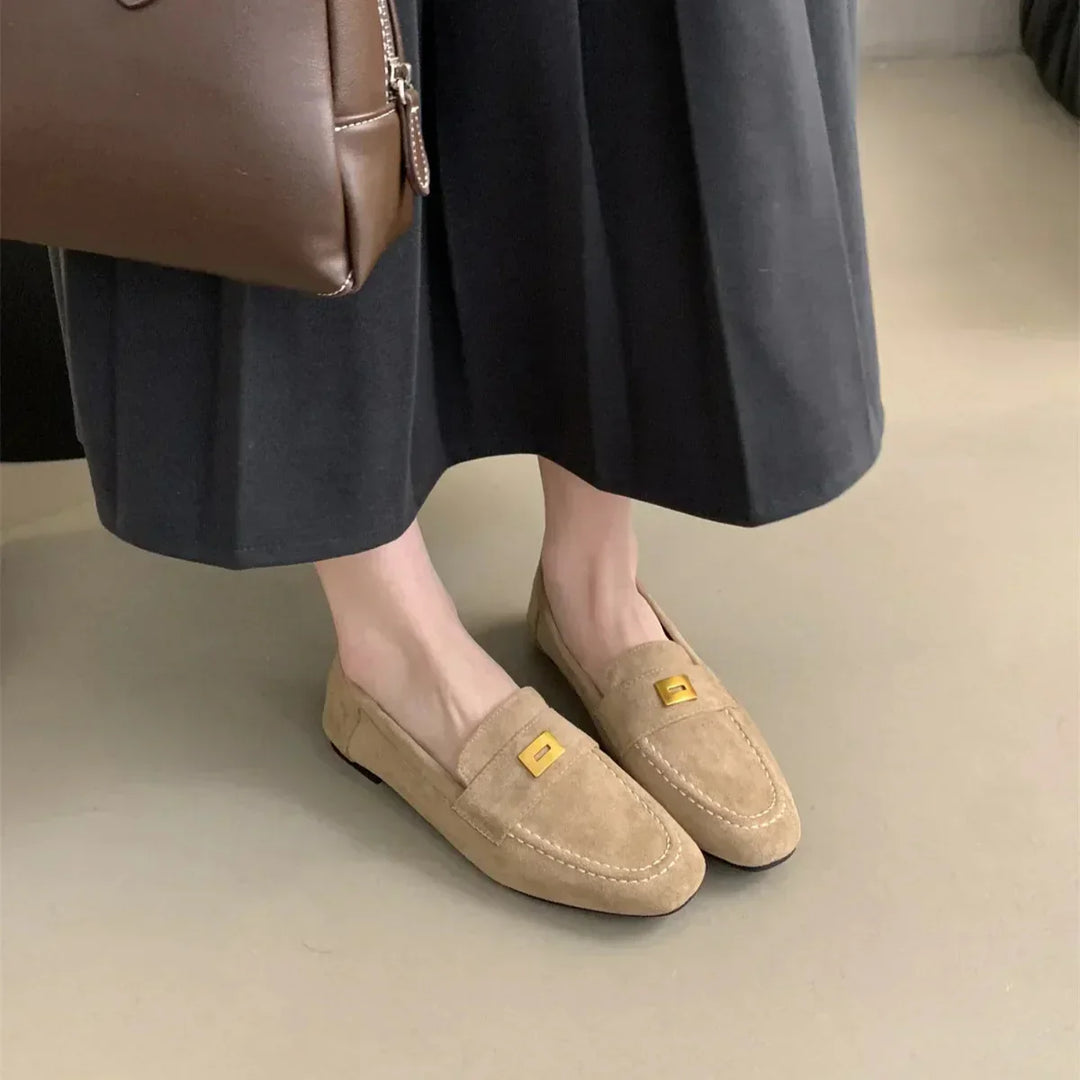 Versatile women's slip-on flats with a timeless design for everyday style and comfort.