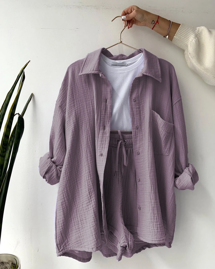 White casual women's lounge set, ideal for summer vacation or comfortable daily wear.