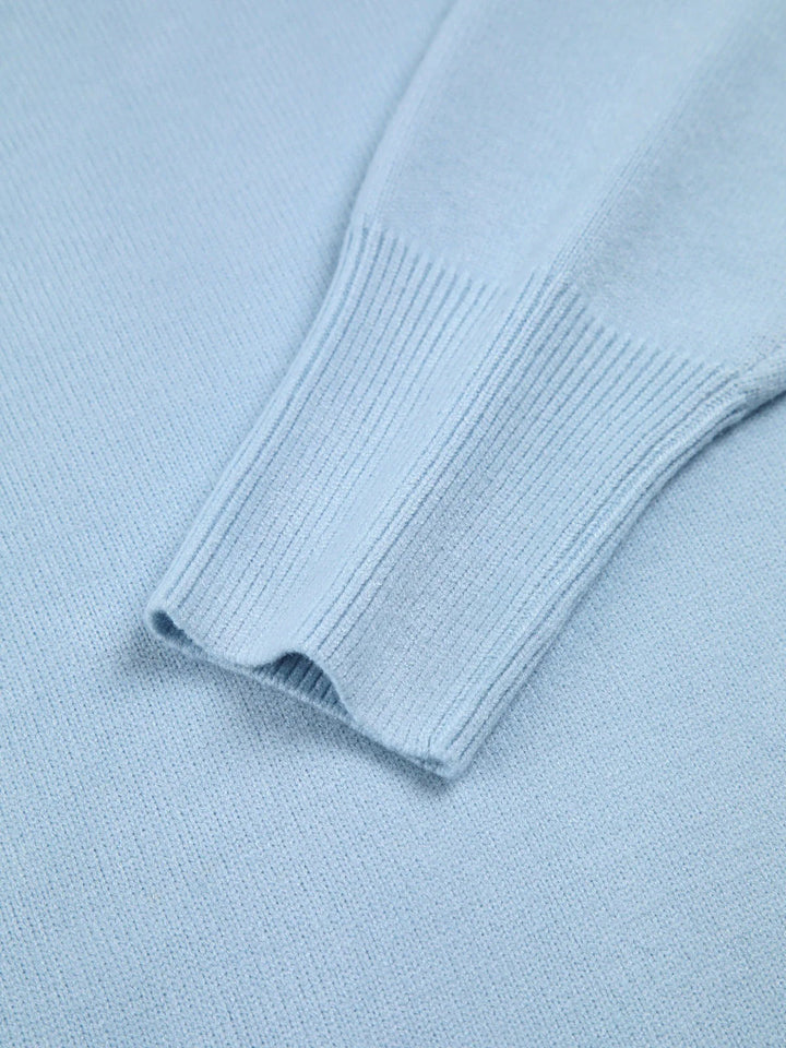 Women's casual chic oversized turtleneck sweater, cozy knit for everyday style & warmth, relaxed fit.