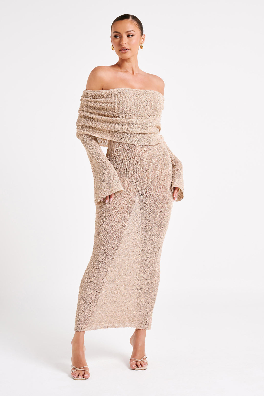 Stunning women's party maxi dress, an elegant off-shoulder style for memorable evenings.