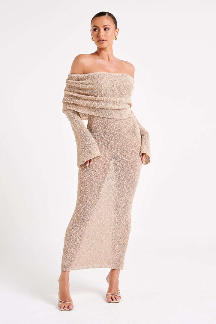 Stunning women's party maxi dress, an elegant off-shoulder style for memorable evenings.