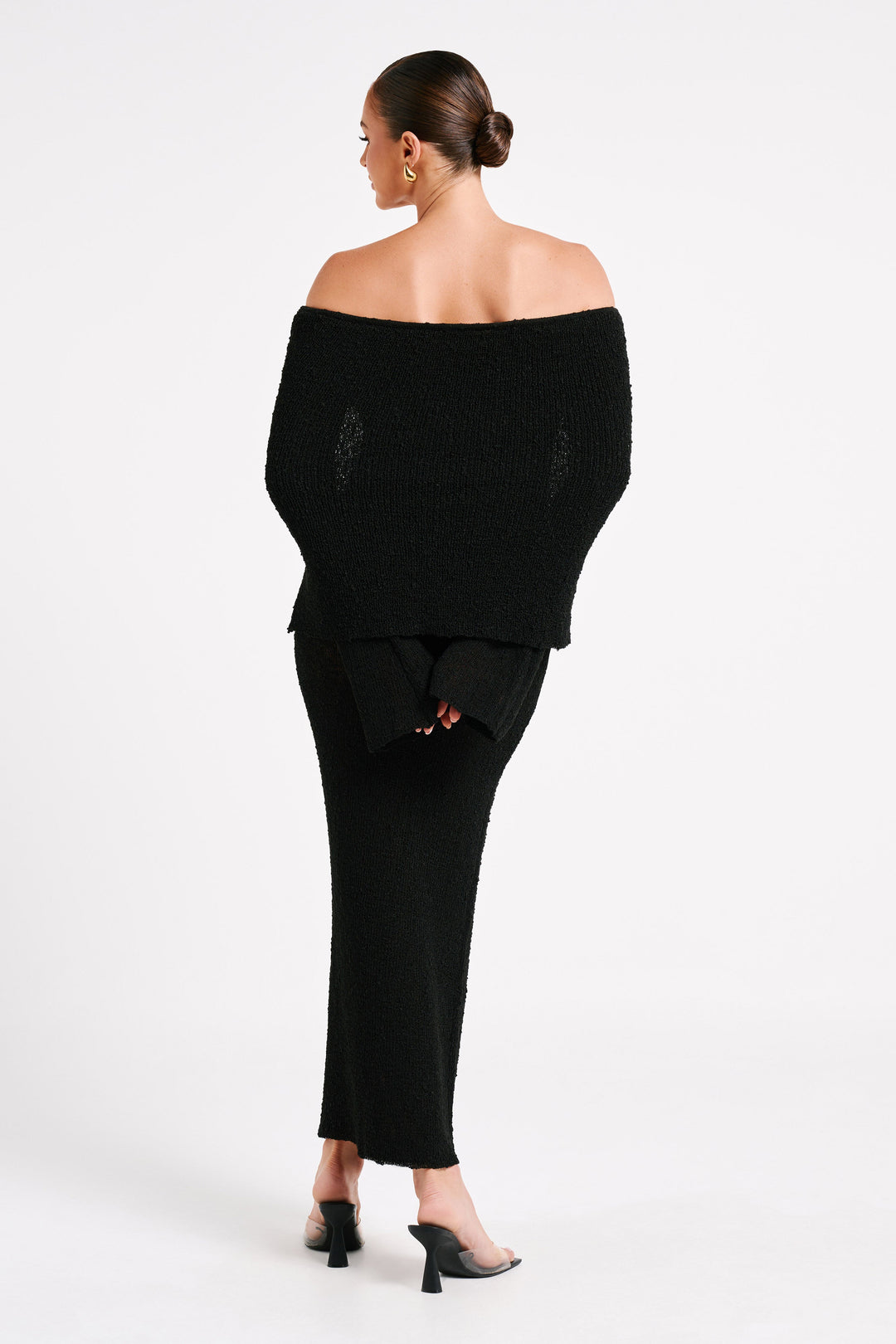 Eye-catching off-shoulder elegant maxi dress for women, ideal for formal spring & fall evenings.