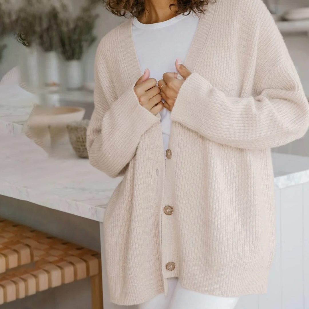 Winter essential women's oversized rib-knit cardigan, a cozy long open front design.
