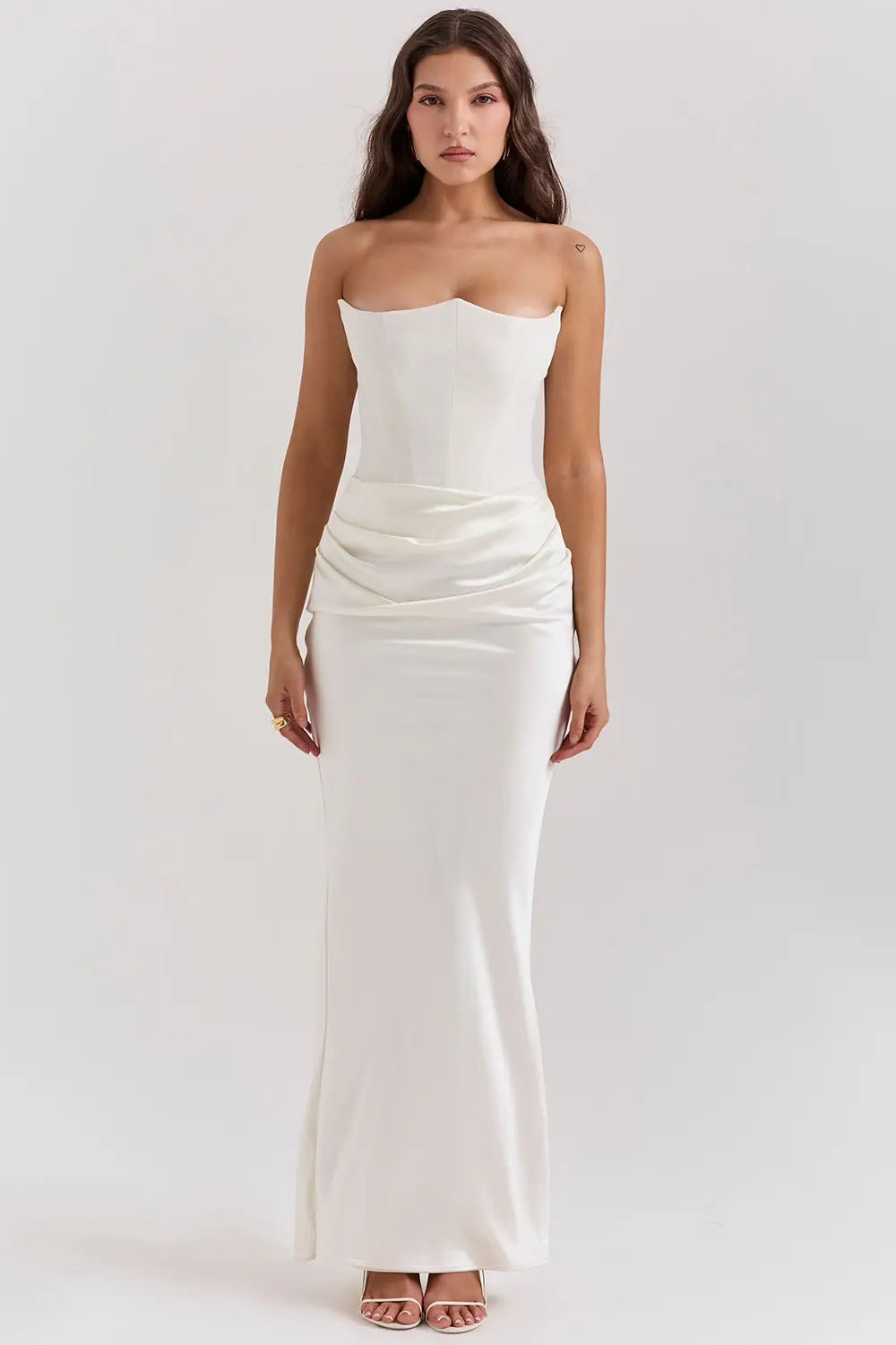 Sophisticated formal strapless gown for women, a beautiful long evening dress.
