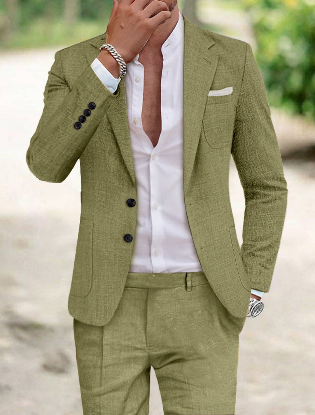 Versatile men's two-piece tailored suit. Perfect single-breasted business, wedding, or formal event attire.