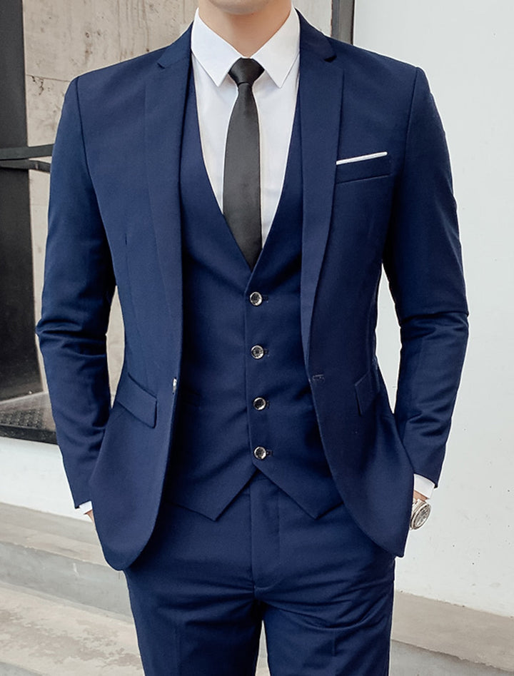 Detailed view of a men's classic single-breasted 3-piece suit. Versatile for formal events, business, or party wear.