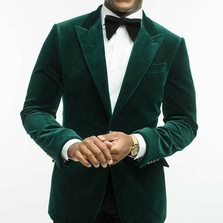 Stylish men's formal jacket, refined fabric texture. A must-have for elegant evening wear.