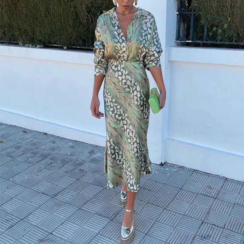 Elegant women's printed satin long-sleeve two-piece set, ideal for stylish loungewear or sophisticated outings.