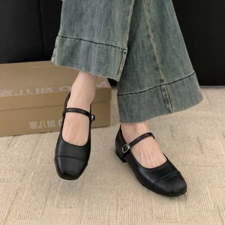 Comfortable women's orthopedic Mary Jane shoes featuring a classic design, low heel, and secure buckle strap.