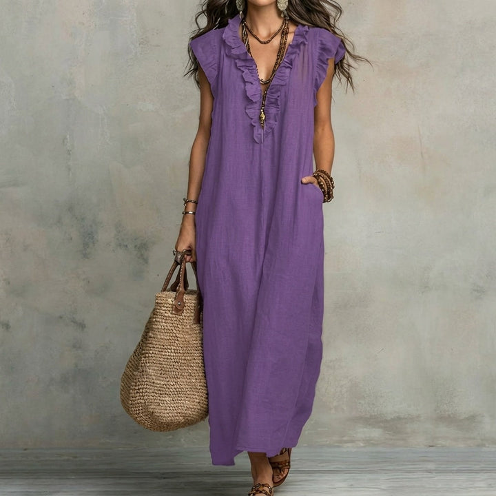 Effortless women's fashion: Ruffled V-neck maxi dress, perfect for an elegant casual look.