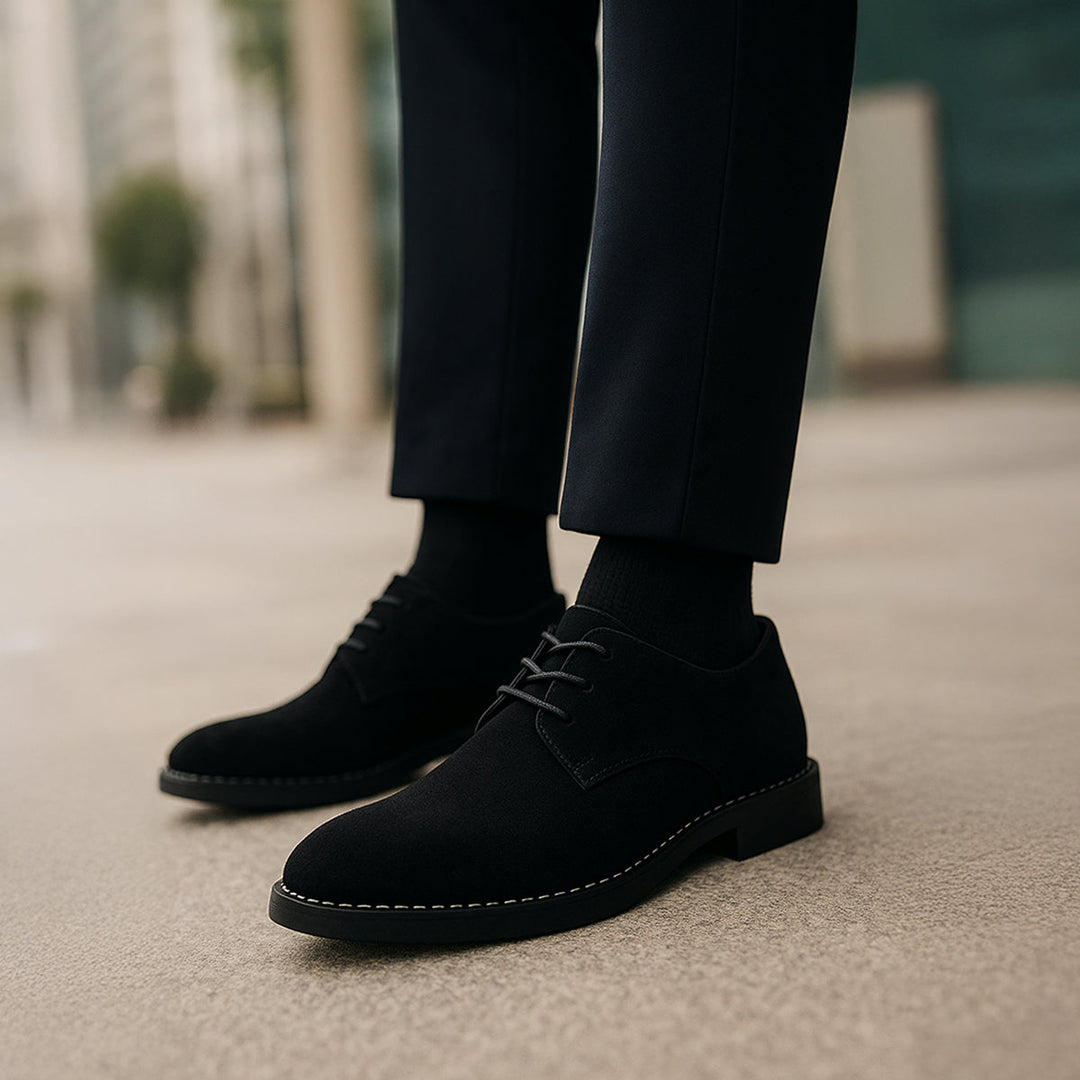 Refined men's lace-up dress shoes, black, suitable for formal & smart casual outfits.