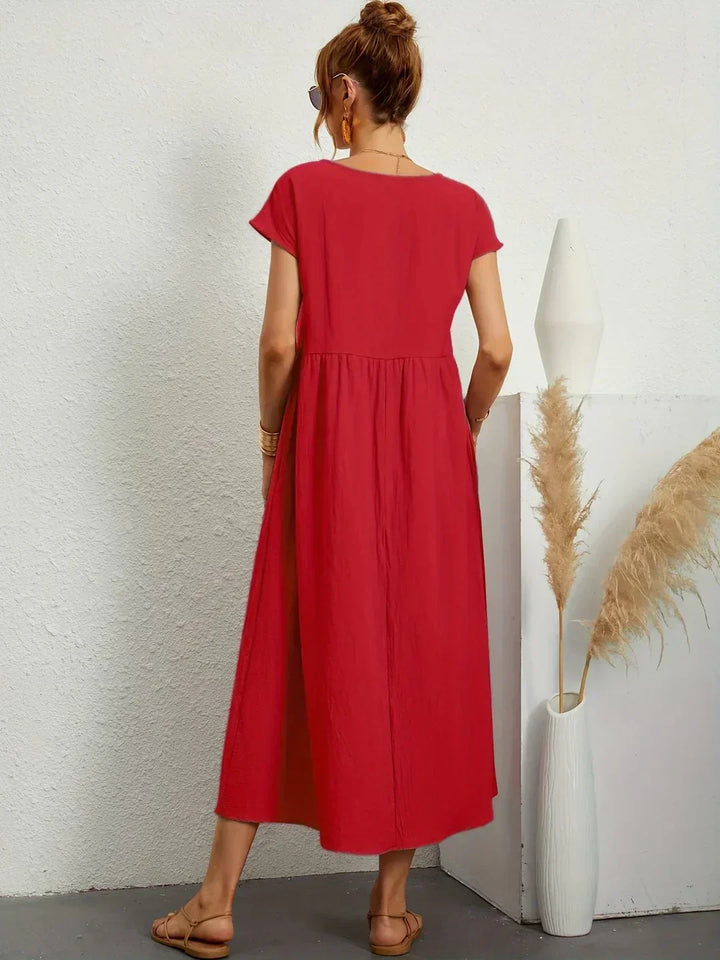 Comfortable women's day dress, chic style, perfect for versatile fashion.