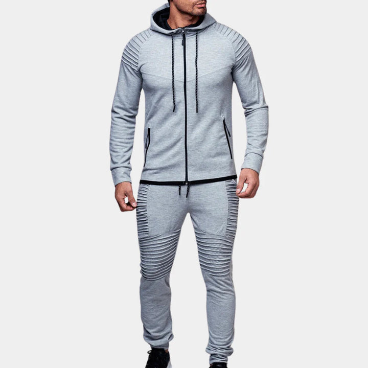 Stylish men's fall tracksuit set, a two-piece outfit for casual fashion and everyday comfort.