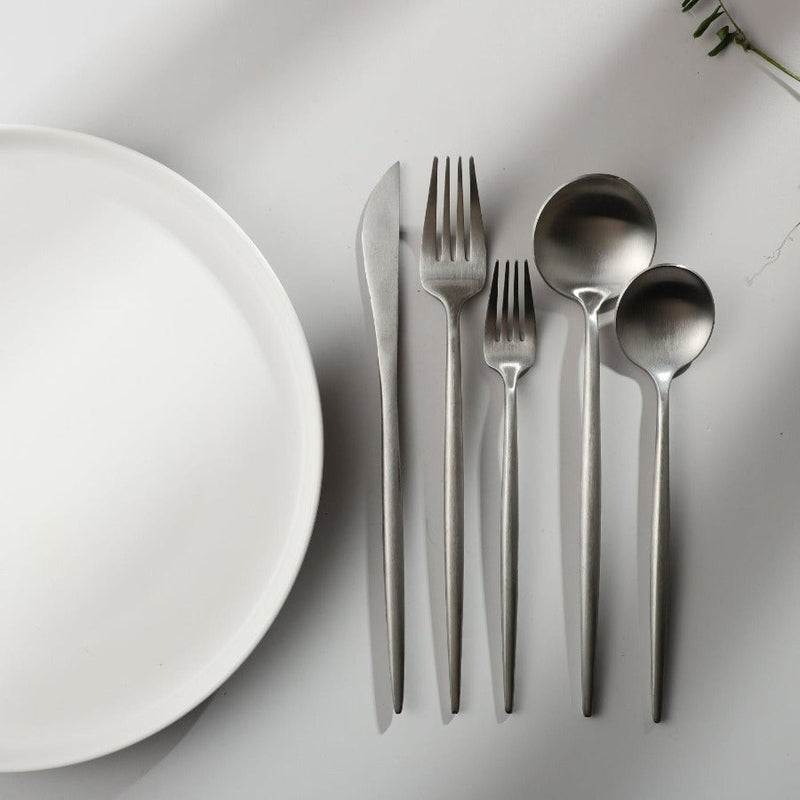 Timeless modern cutlery, durable flatware for your home dining experience.