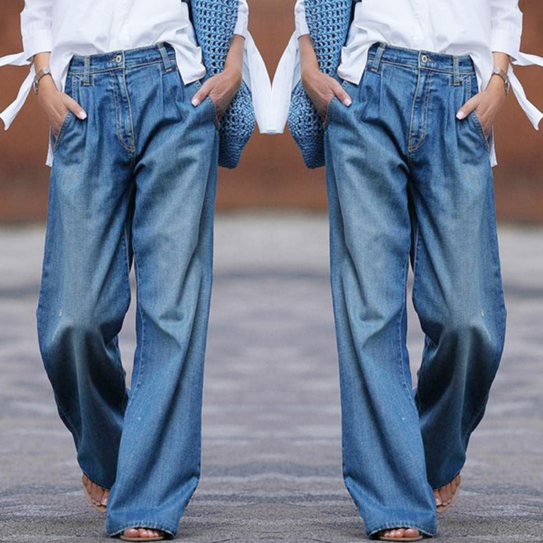 Comfortable women's wide leg vintage jeans with high waist, blue retro design for a stylish casual outfit.