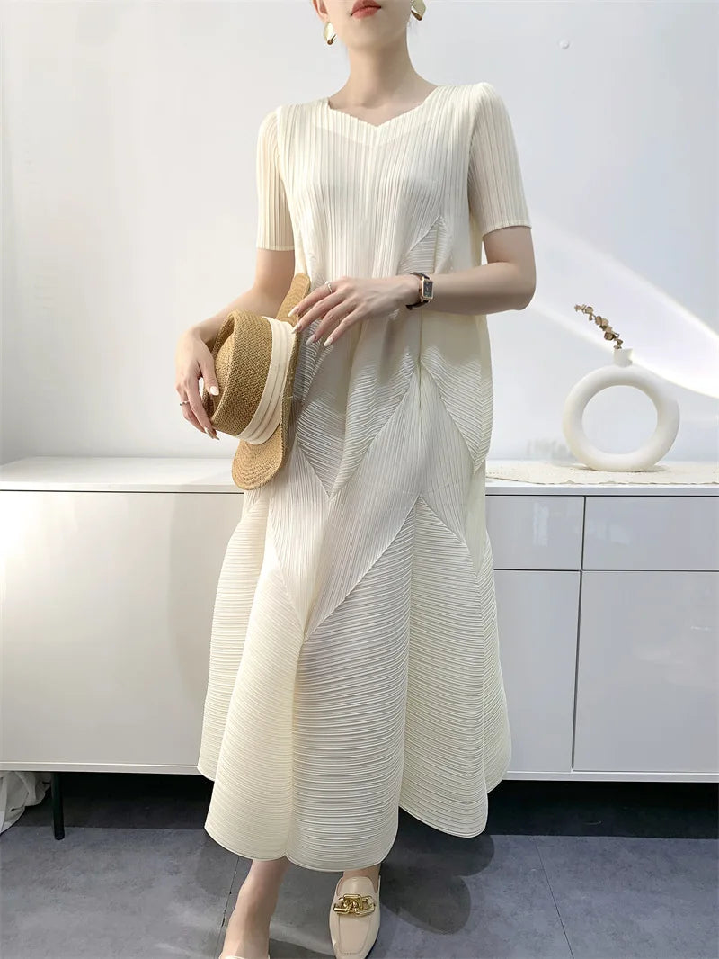 Pink loose bubble summer dress, a chic and comfortable option for women's casual wear.